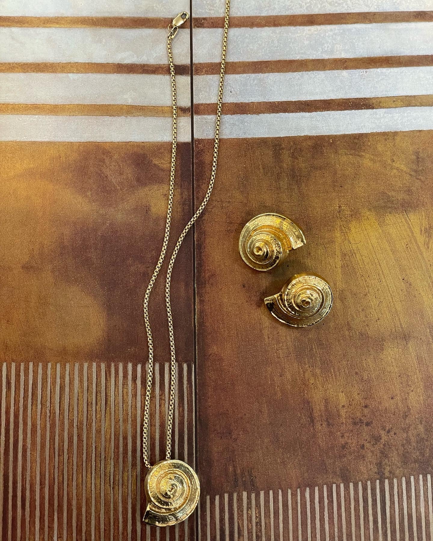 the volute pendant